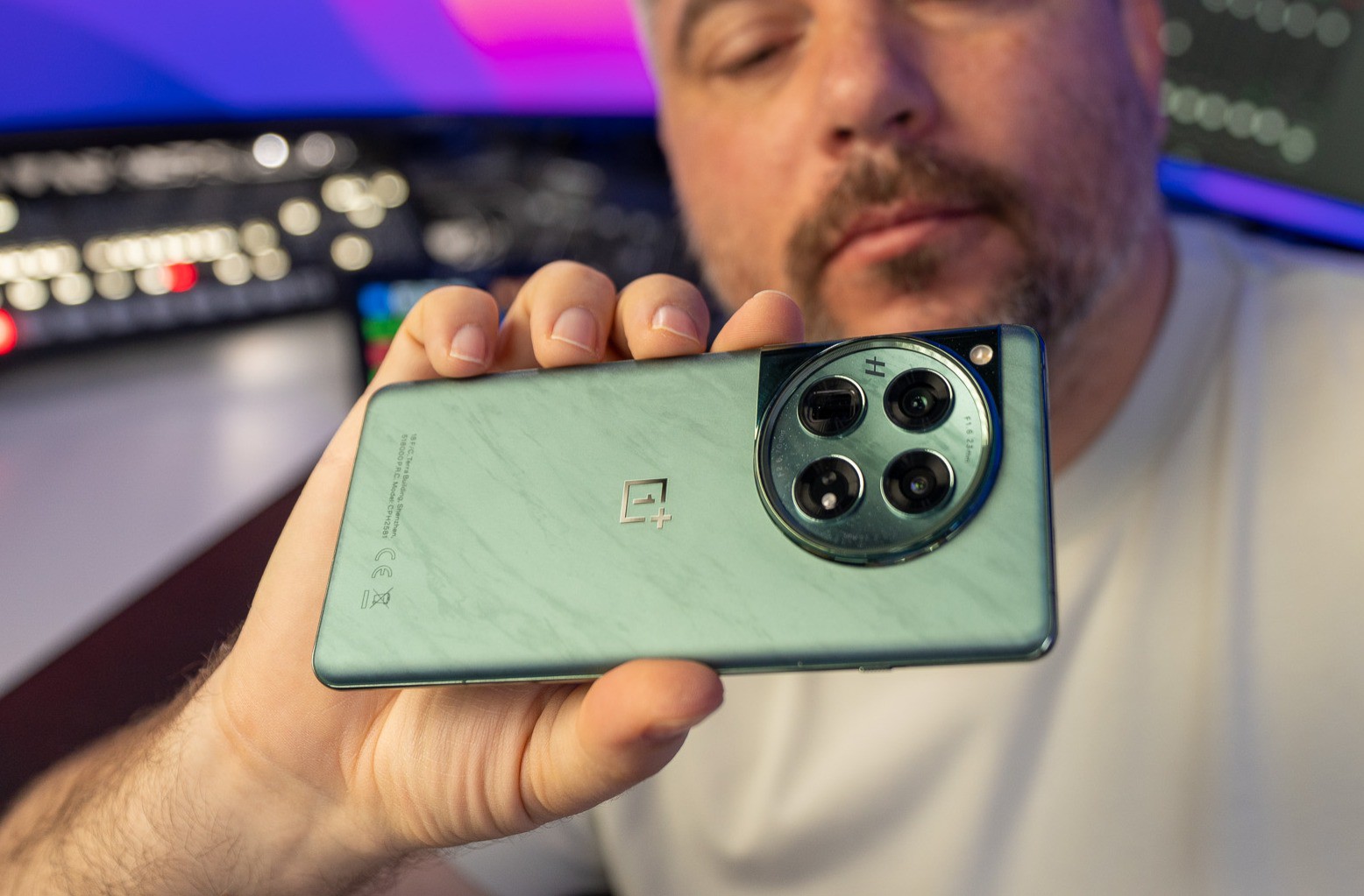 OnePlus 12 recenze review