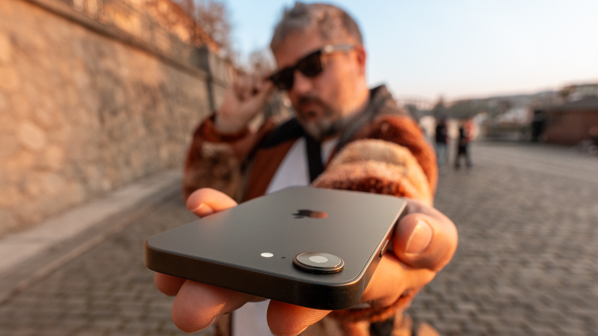 Apple iPhone 16e Recenze: Pro koho vlastně je? 