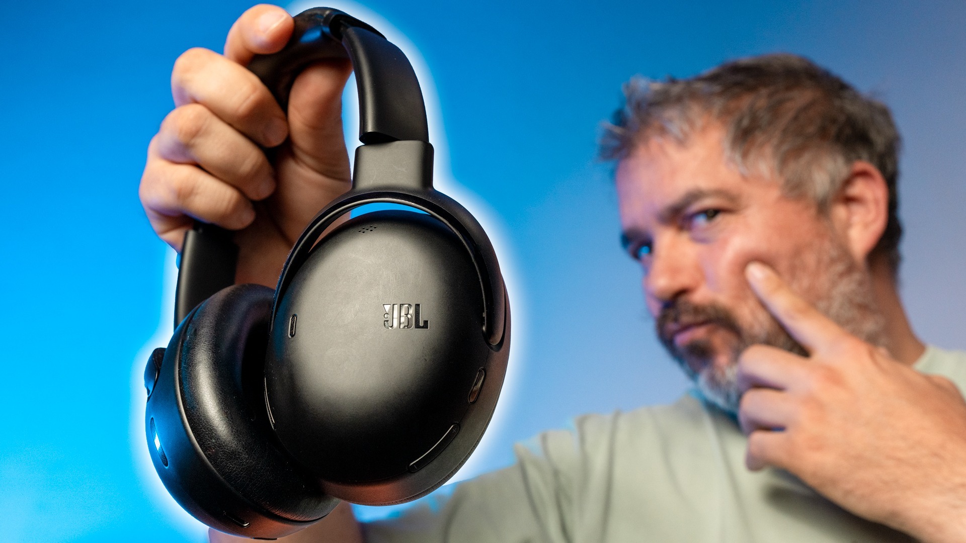 JBL Tour One M3 Recenze: Ticho za 7 789 Kč – lepší než Sony nebo Apple?