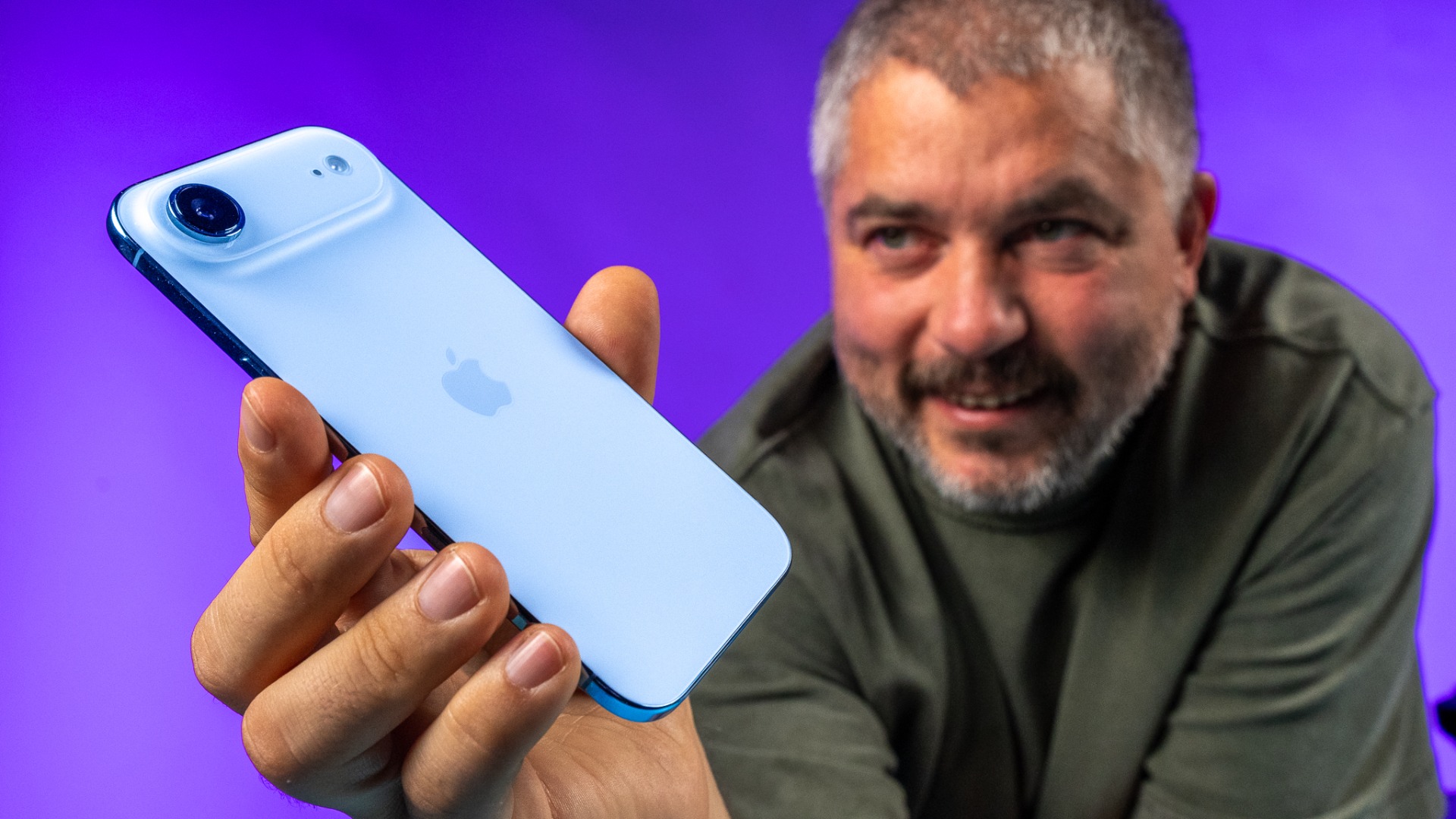 Apple iPhone Air Recenze: Tak moc jsem se mýlil... než jsem ho vzal do ruky!