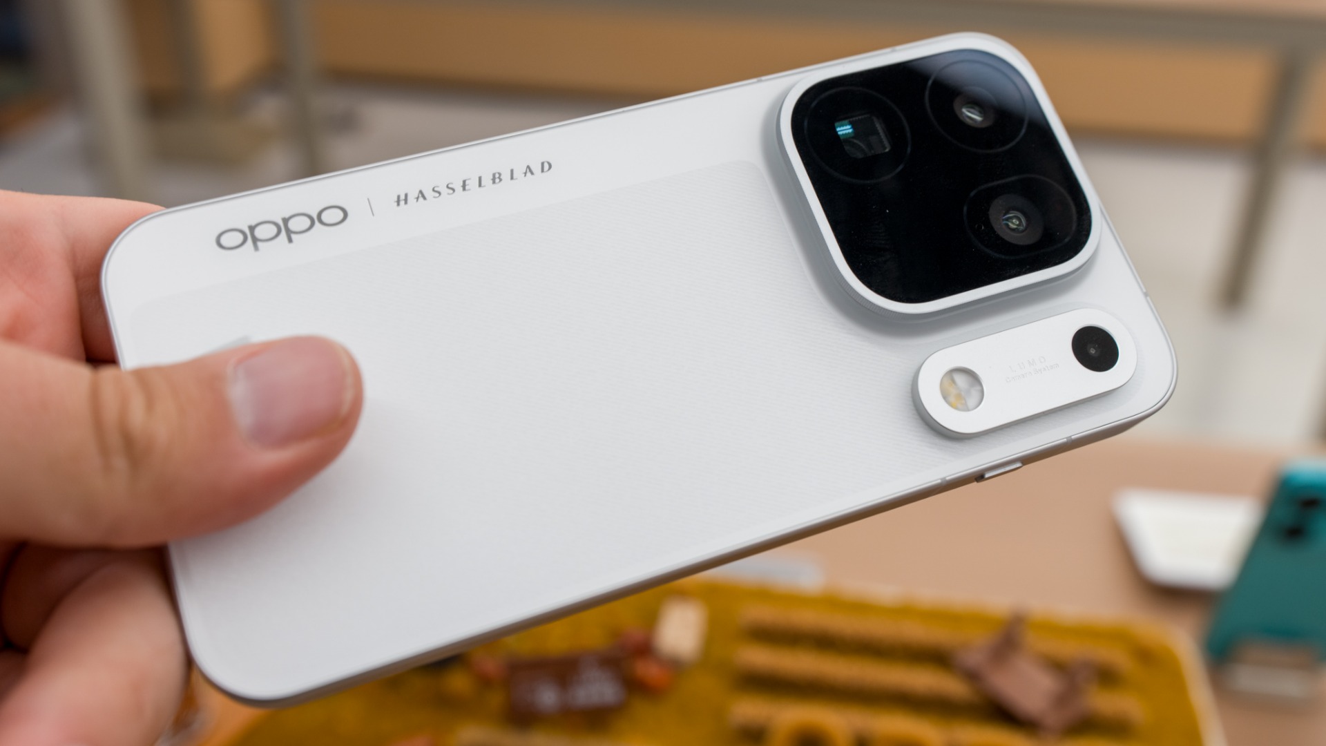 OPPO Find X10 Pro Max: 3× 200 Mpx a evropská premiéra 21. října