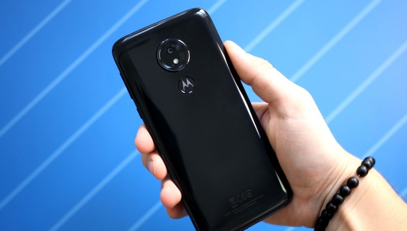 Recenze Motorola G7 Power: Držák s velkou baterií