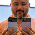 Samsung Galaxy Z Flip4 v naší redakci | PRVNÍ DOJMY