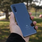 Recenze Xiaomi Mi 9: Za málo peněz sakra hodně muziky