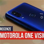 Recenze Motorola One Vision: Kterak pejsek s kočičkou vařili dort