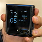 Recenze Motorola Razr 2022: Porazí konkurenta Galaxy Z Flip? 
