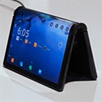 CES 2019: První telefon s ohebným displejem představen 