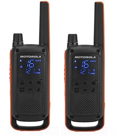 Motorola Talkabout TLKR T82 vyslaky, 2ks oranov / ern LDNIO SC10610 prodluovac kabel 2m 10x zsuvka, 5x USB-A, 1x USB-C bl