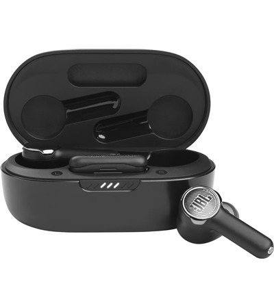 JBL Quantum TWS bezdrtov sluchtka do u ern Tech-Protect PC6X6 prodluovac kabel 2m 6x zsuvka, 3x USB-A 3x USB-C 