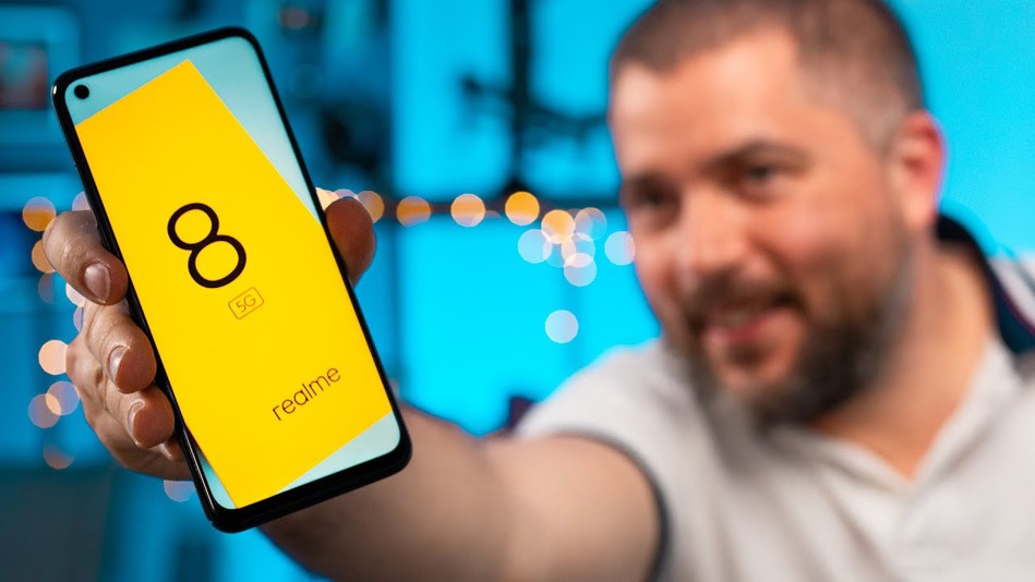 Realme 8 5G je NEJLEVNĚJŠÍ 5G telefon s trochu špatným názvem! - [recenze]