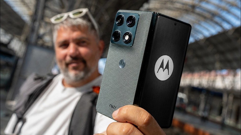 Motorola Razr Fold vrátí, co vám Samsung vzal!