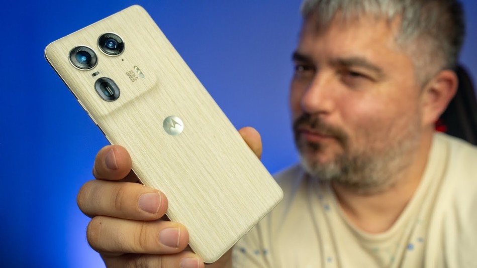 Motorola Edge 50 Ultra Recenze: Luxus nebo past na peníze?