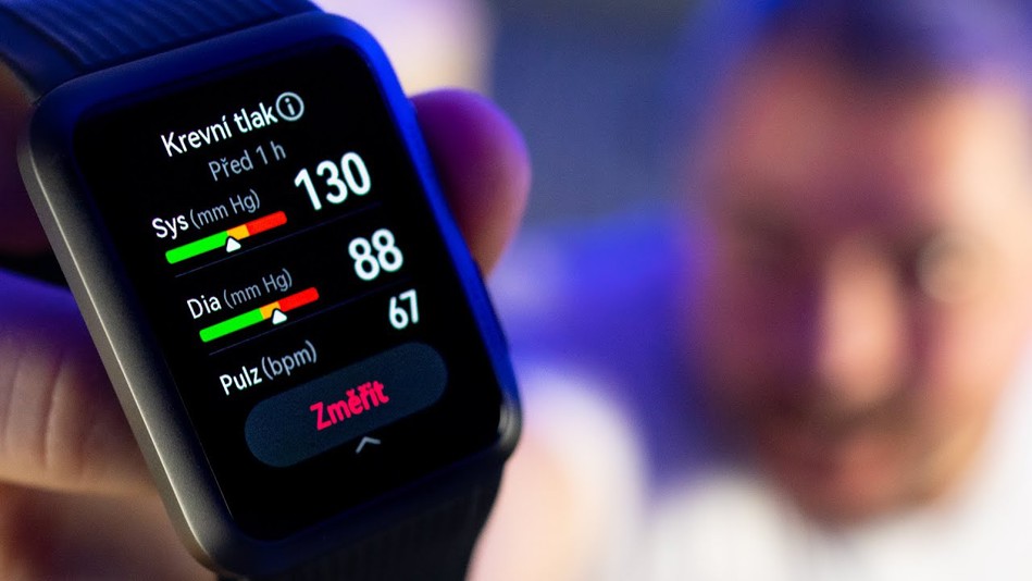 Výjimečné Huawei Watch D umí měřit krevní tlak!