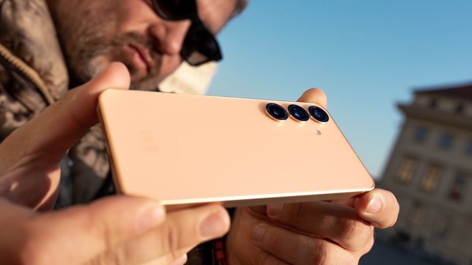 Samsung Galaxy S25 Recenze: Poslední svého druhu!