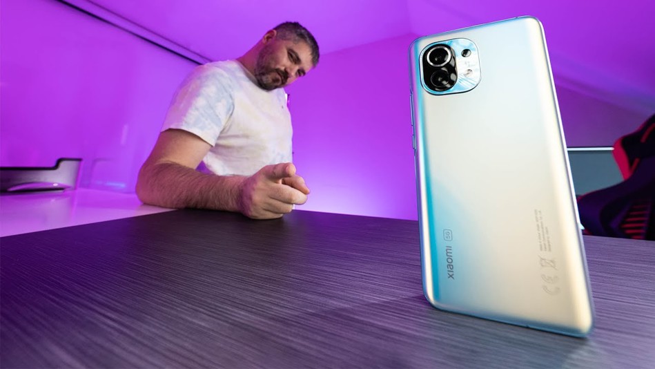 Je Xiaomi Mi 11 tak SUPER, jak se o něm říká ? - [recenze]