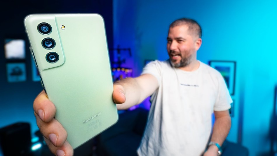 Samsung Galaxy S21 FE Recenze: Skvělý telefon ve špatnou dobu!