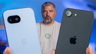 Apple iPhone 16e vs Google Pixel 9a: Kdo s koho?