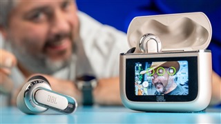 JBL Tour Pro 3 Recenze: Ultimátní sluchátka s displejem!