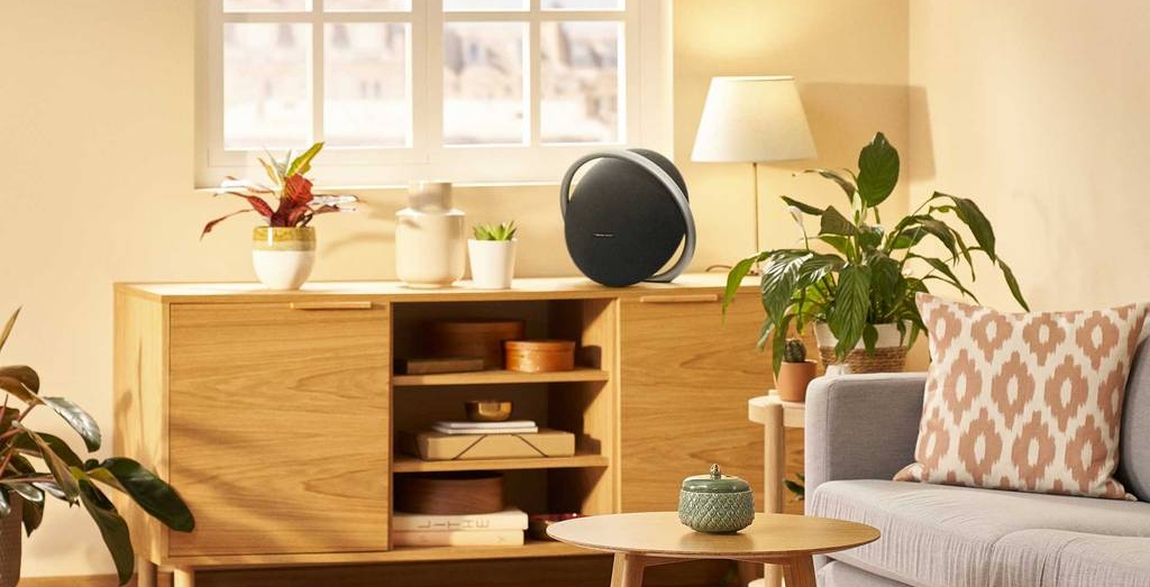 Harman/Kardon Onyx Studio 8