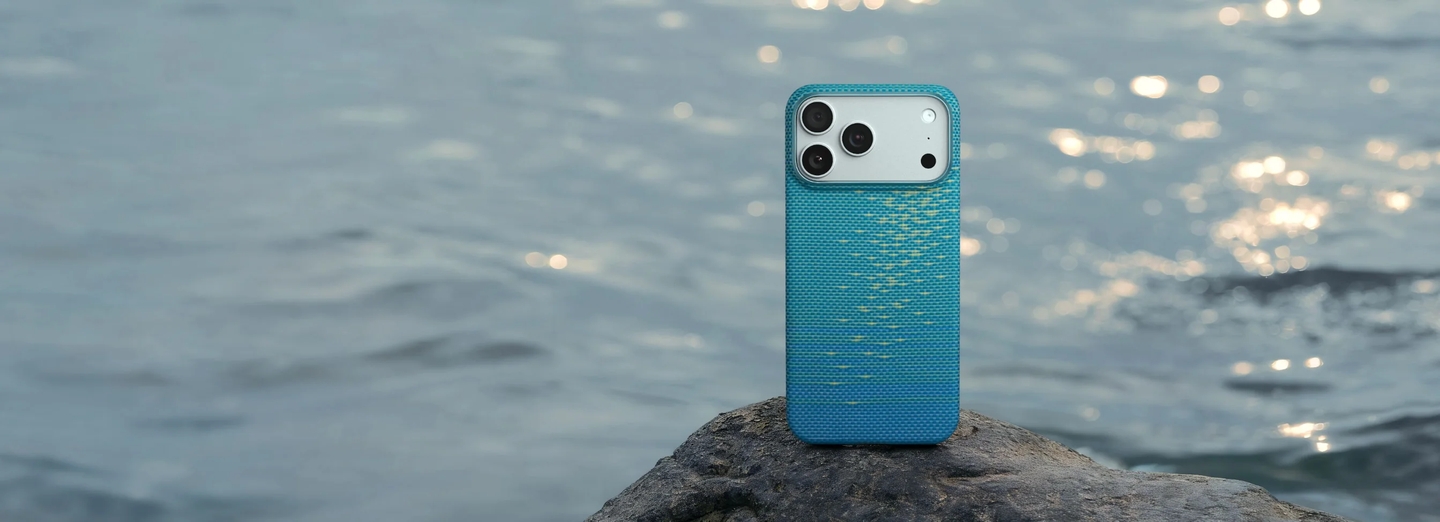 PITAKA Moment · Glints of Gold for iPhone 17 series