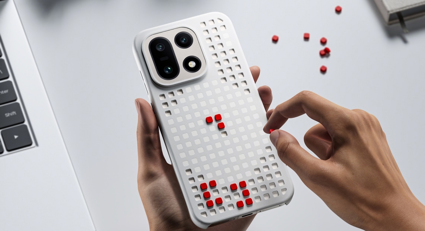 OnePlus 15 Hole-Pattern Case